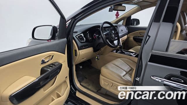 Kia All New Carnival Noblesse, 2016 10