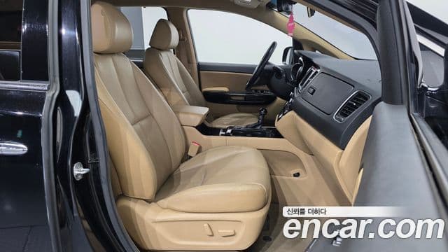 Kia All New Carnival Noblesse, 2016 11
