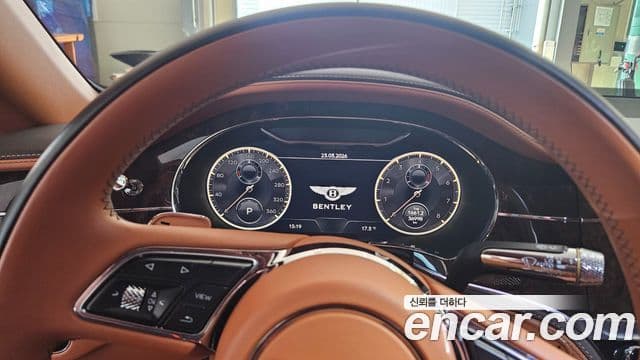 Bentley Flying Spur 3세대 4.0 Azure, 2023 6