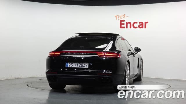 Porsche Panamera (971), 2018 4