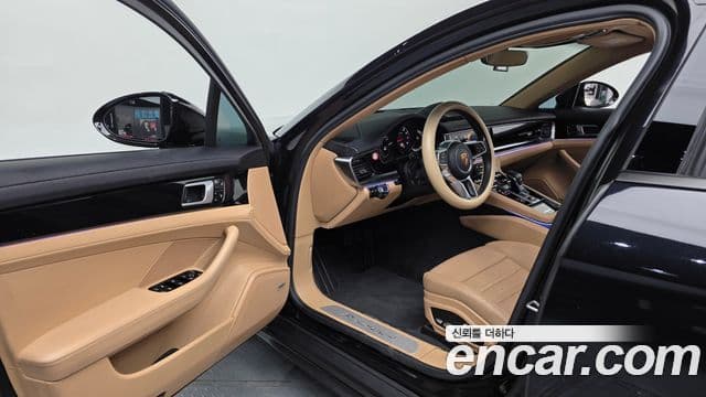 Porsche Panamera (971), 2018 10