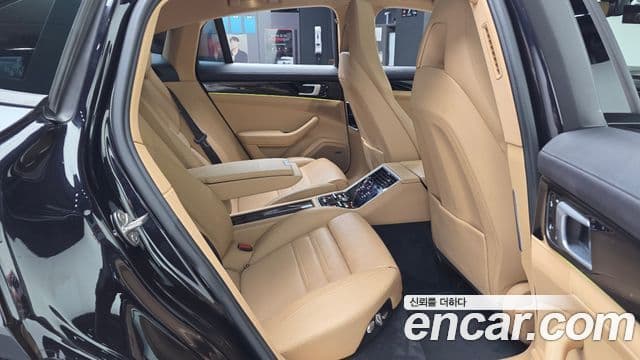 Porsche Panamera (971), 2018 12