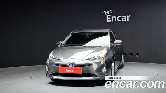 Toyota 프리우스 4세대 1.8 E, 2017 3