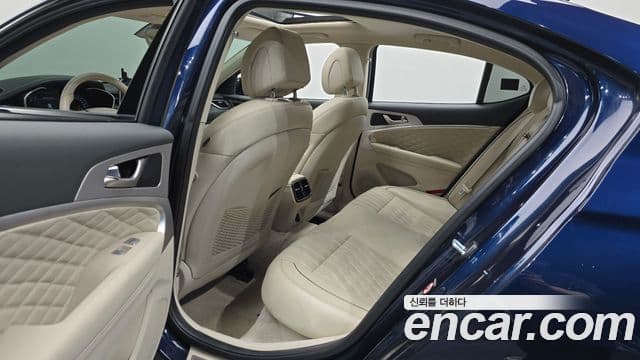 Genesis G70 Elite, 2019 12