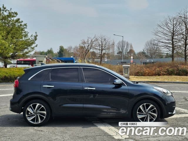 Kia Niro Noblesse, 2017 6