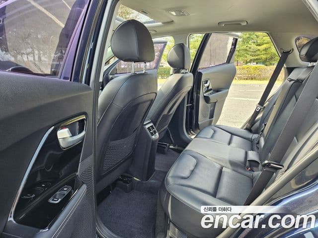 Kia Niro Noblesse, 2017 11