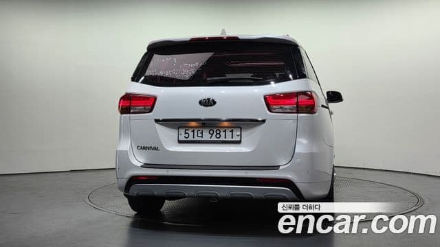 Kia All New Carnival Prestige, 2015 4