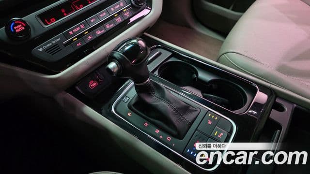 Kia All New Carnival Prestige, 2015 9