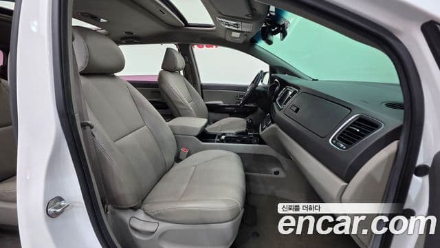 Kia All New Carnival Prestige, 2015 10