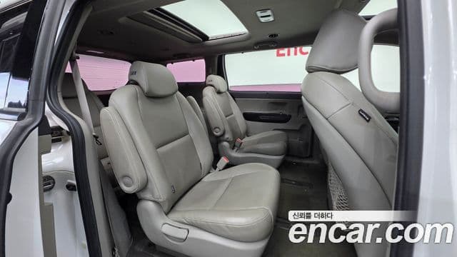 Kia All New Carnival Prestige, 2015 19