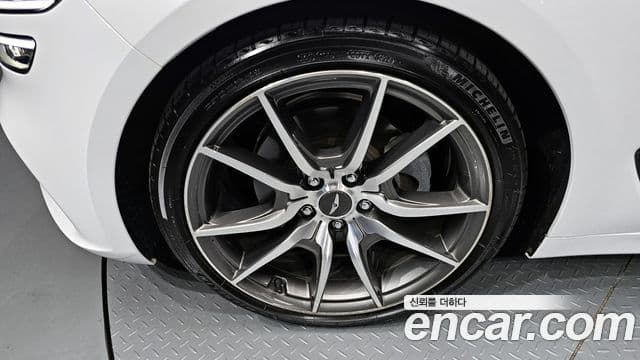 Genesis The / новый New G70, 2023 все фото