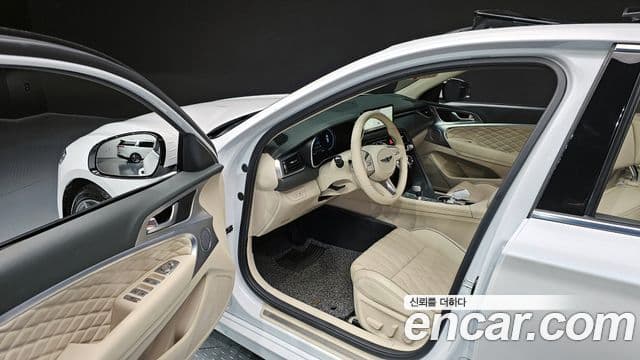 Genesis The / новый New G70, 2023 11
