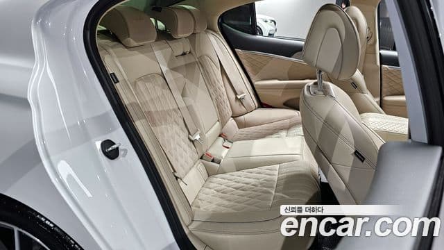 Genesis The / новый New G70, 2023 12