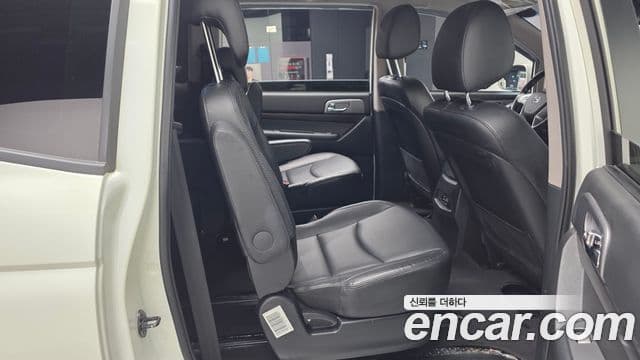 KG모빌리티(SsangYong) Korando 투리스모 4WD RX 9인승, 2019 12