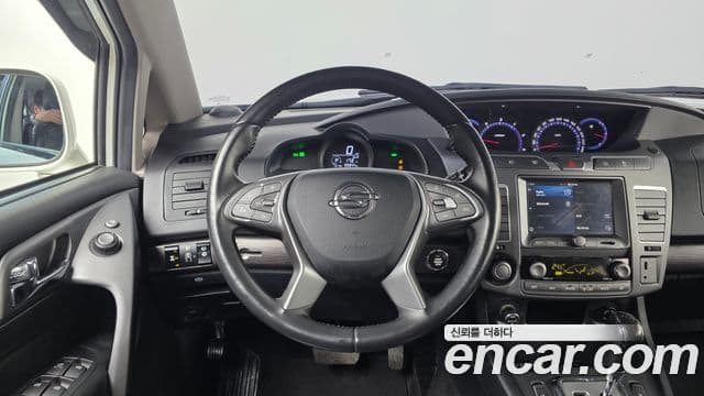 KG모빌리티(SsangYong) Korando 투리스모 4WD RX 9인승, 2019 13