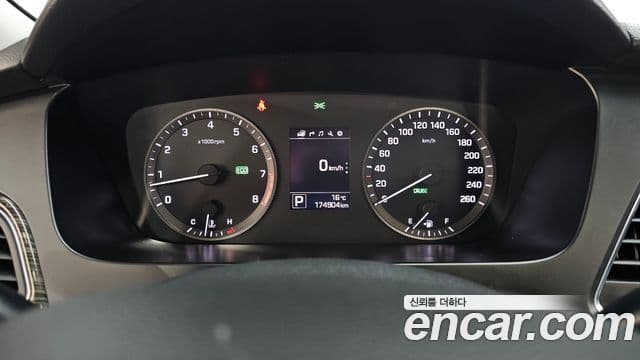 Hyundai LF Sonata LPI Modern(для людей с инвалидностью), 2015 8