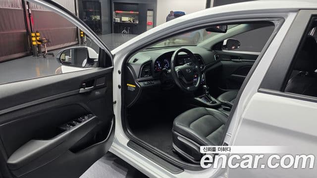 Hyundai Avante AD Special, 2017 10