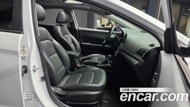 Hyundai Avante AD Special, 2017 11