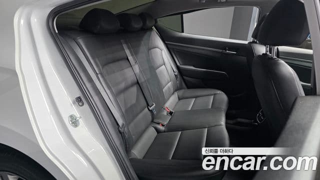 Hyundai Avante AD Special, 2017 12