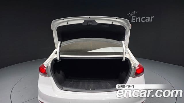 Hyundai Avante AD Special, 2017 20