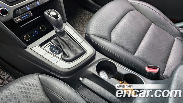 Hyundai Avante AD 1.6 GDI Value Plus, 2017 9