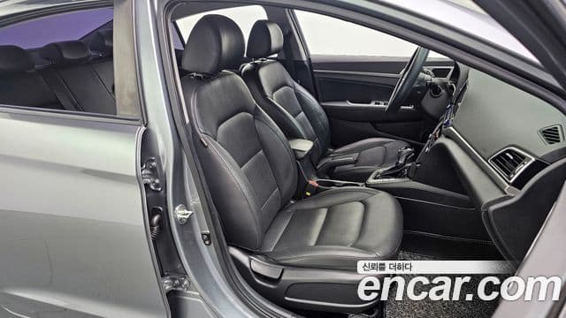 Hyundai Avante AD 1.6 GDI Value Plus, 2017 10