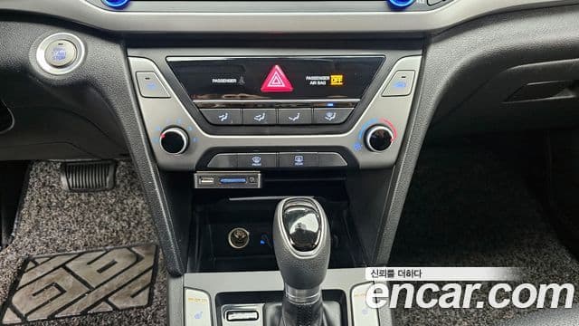 Hyundai Avante AD 1.6 GDI Value Plus, 2017 14