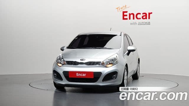 Kia All New Pride Luxury, 2013 3