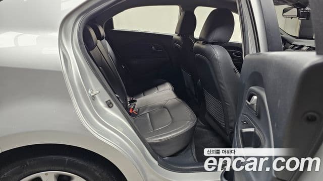 Kia All New Pride Luxury, 2013 12