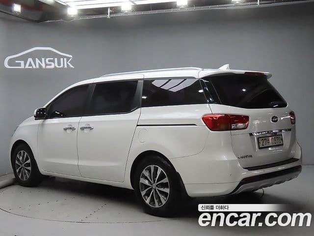 Kia All New Carnival Luxury, 2017 3