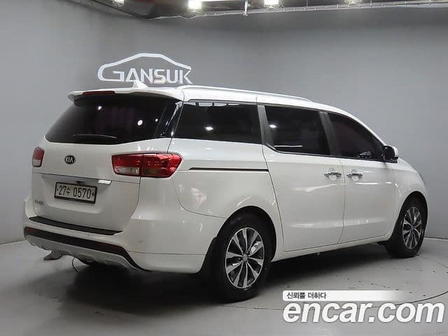 Kia All New Carnival Luxury, 2017 4