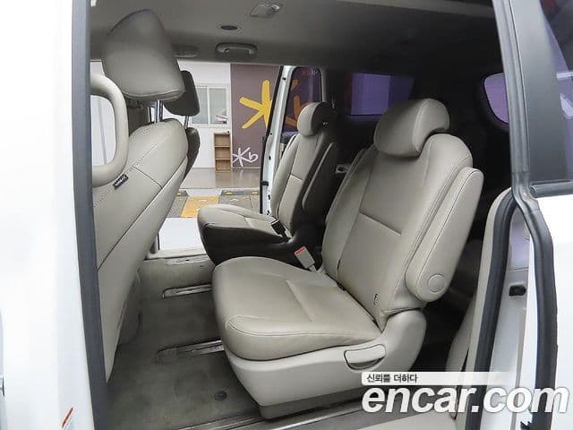 Kia All New Carnival Luxury, 2017 9