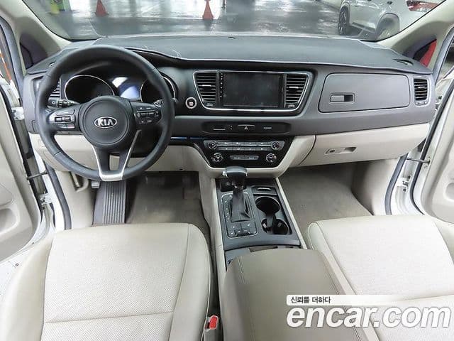 Kia All New Carnival Luxury, 2017 10