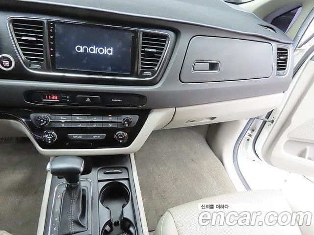 Kia All New Carnival Luxury, 2017 16