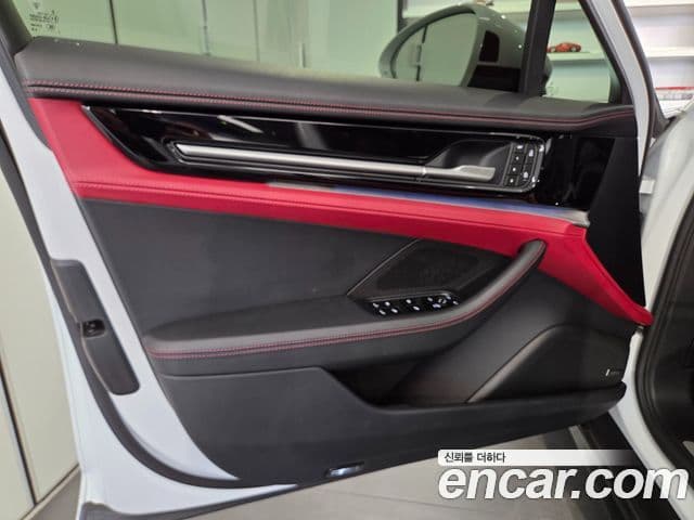 Porsche Panamera (976), 2024 10