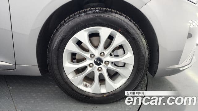 Kia K8 Trendy(таксомоторный тип), 2023 все фото