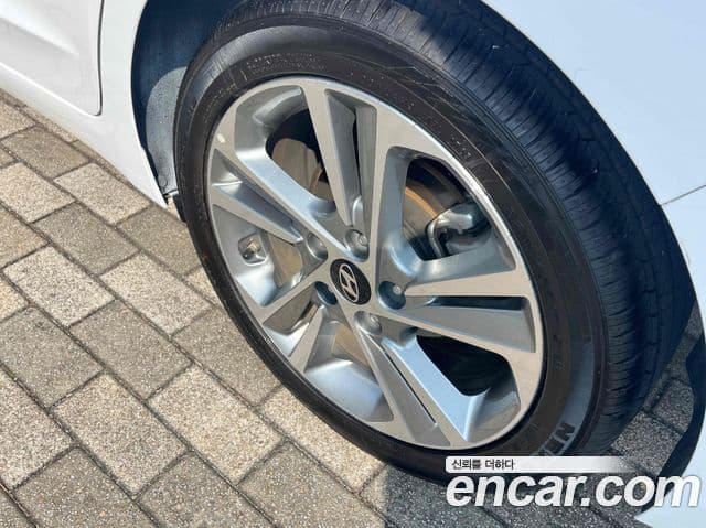 Hyundai Avante AD 1.6 GDI Value Plus, 2018 14
