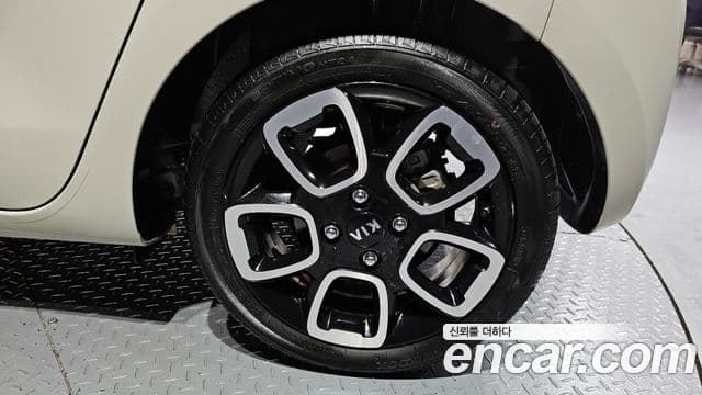 Kia The / новый New Ray Signature, 2021 все фото