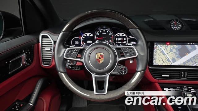 Porsche Cayenne (PO536), 2020 13