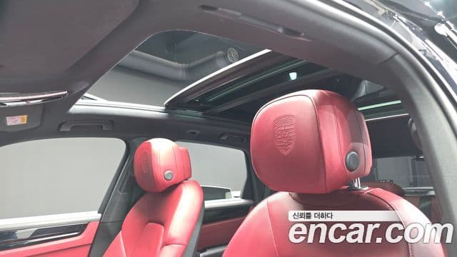 Porsche Cayenne (PO536), 2020 17