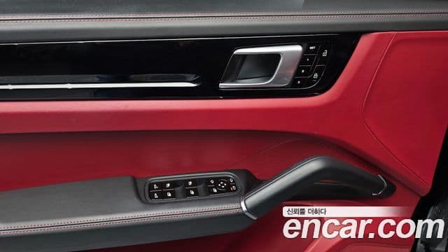 Porsche Cayenne (PO536), 2020 18