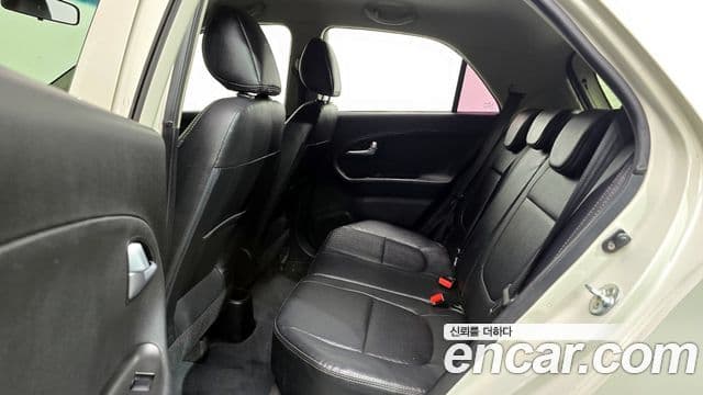 Kia All New Morning Deluxe Trendy, 2015 12