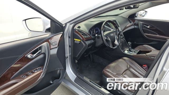 Hyundai Grandeur HG Modern, 2015 10