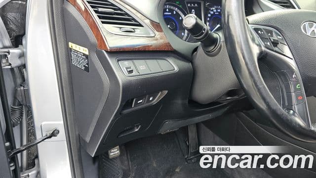 Hyundai Grandeur HG Modern, 2015 13