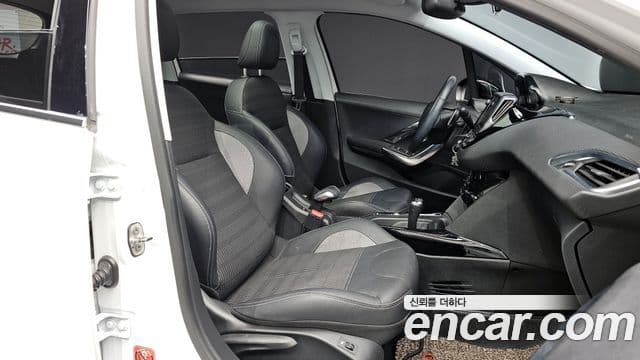 Peugeot 2008 1.6 BlueHDi Felline, 2016 10