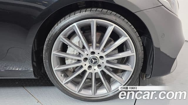 Mercedes-Benz E-класс W213 AMG Line, 2017 все фото