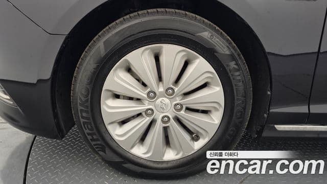 Hyundai LF Sonata гибрид Modern, 2016 все фото