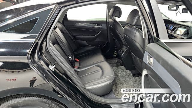 Hyundai LF Sonata гибрид Modern, 2016 12