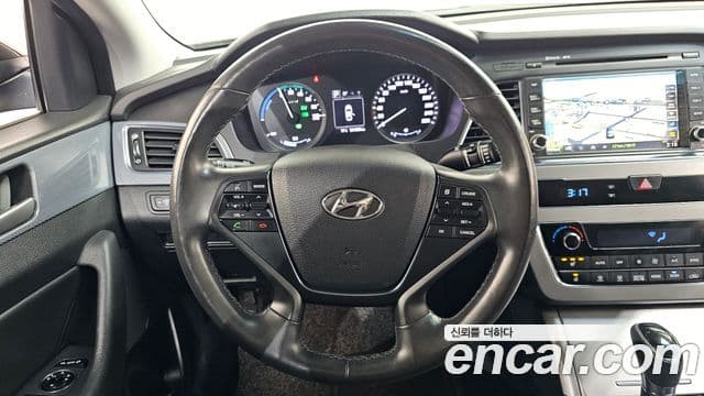 Hyundai LF Sonata гибрид Modern, 2016 13