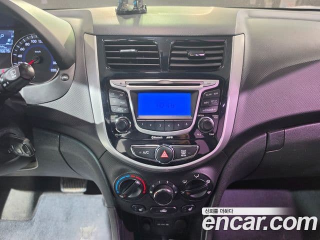 Hyundai Accent(новый кузов / новое поколение) Premier, 2012 8